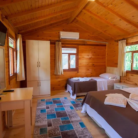 Gorge Club Hotel *