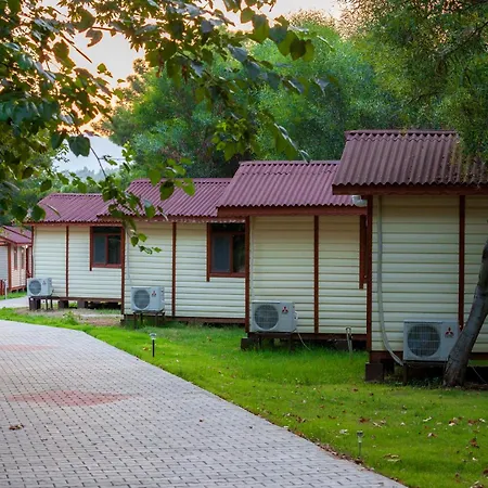 Gorge Club Hotel *